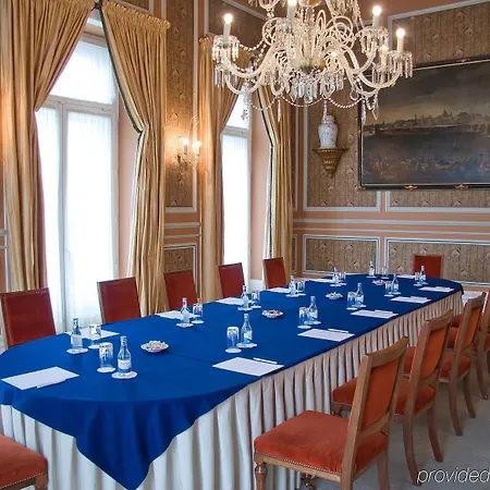 艾薇达宫殿酒店