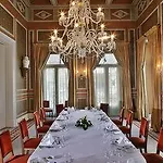 Avenida Palace 5*